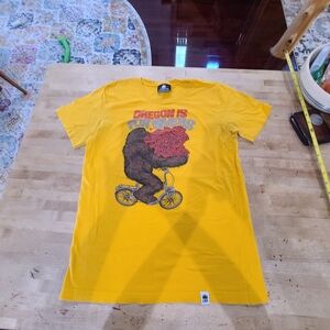 Little Bay Root Bigfoot Yellow Graphic Tee - Oregon is for Lovers M